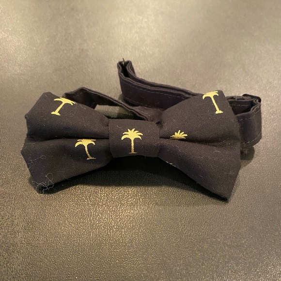 Black & Gold Palm Tree Bow Tie Adjustable Size 4-10 - Picture 1 of 1